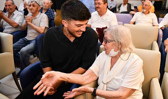 Gençlerle deneyimli vatandaşlar Gençlik Merkezi'nde buluştu