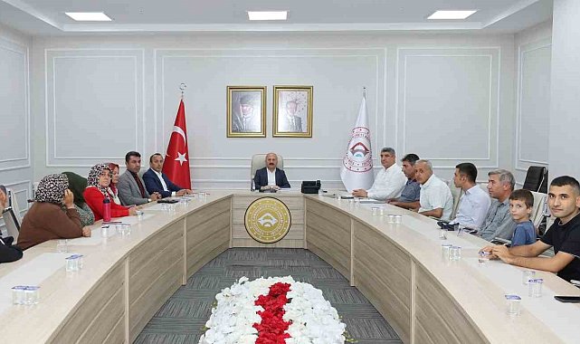 İş arayan vatandaşlar derdini Vali Varol'a anlattı