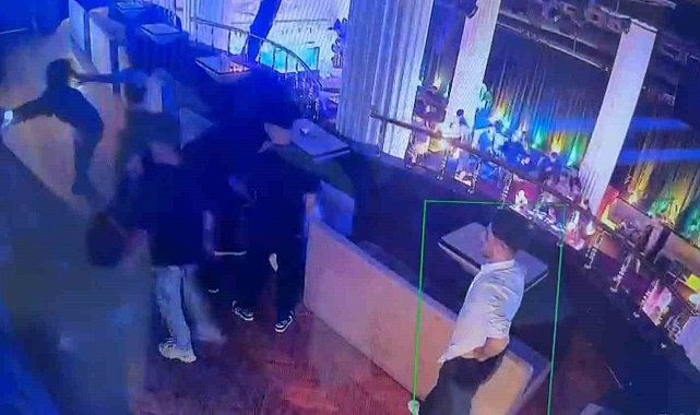 İstanbul'da eğlence mekanında fenomen kıza saldırı kamerada: Başına topuklu ayakkabıyla vuruldu, 12 dikiş atıldı