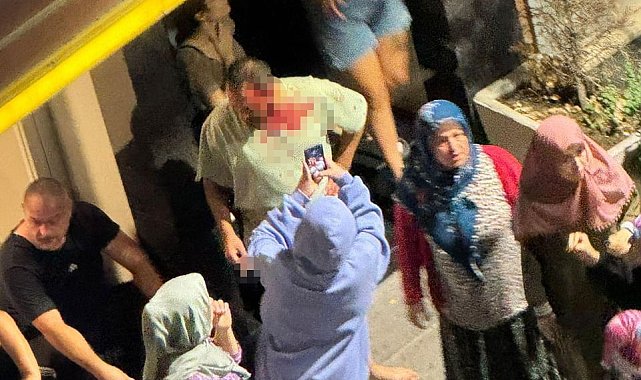 İstanbul'da ortalığın karıştığı 'miras kavgası' kamerada: Aileler birbirine girdi, 3 kişi yaralandı