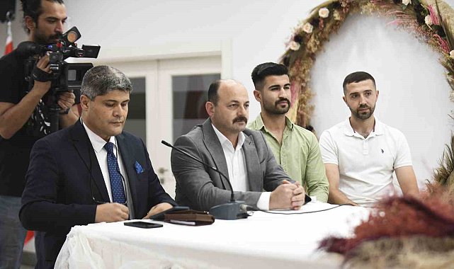 İtfaiye Eri Sarsılmaz, 6 Şubat Depremi'nde enkazdan kurtardığı depremzede ile dünyaevine girdi