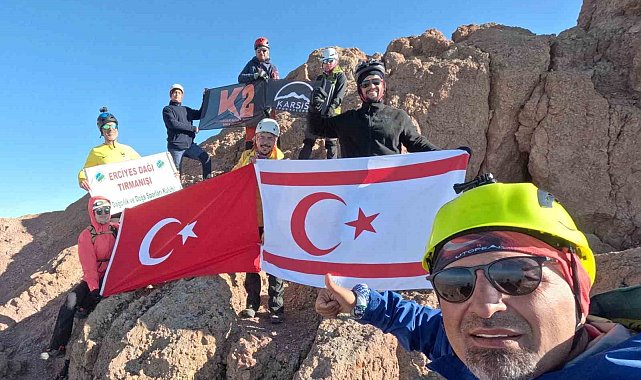 Kıbrıs Şehitleri Erciyes'in zirvesinde anıldı