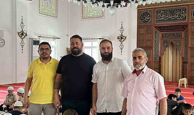 Kur'an kursu öğrencilerine kebap dağıtıldı