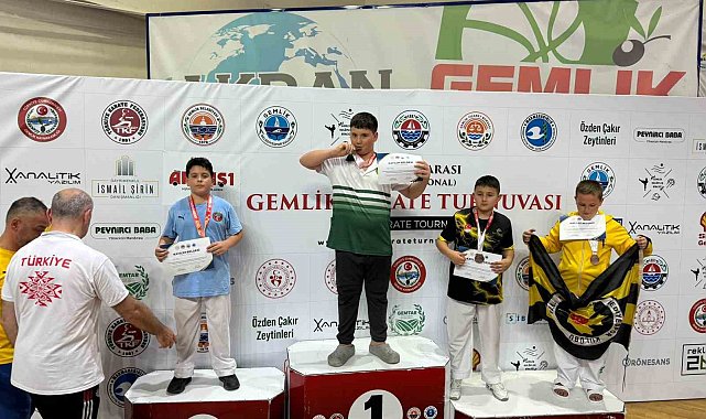 Manisa BBSK Karate takımından 16 madalya