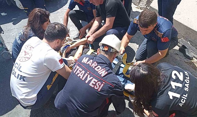 Mardin'de minibüs duvara çarptı: 1 yaralı