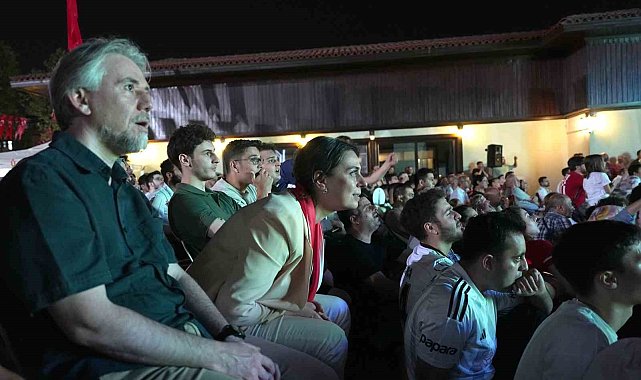 Millilerin zafer coşkusu Bağlarbaşı Kongre Ve Kültür Merkezi'nde yaşandı