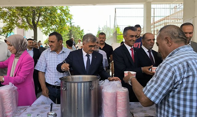 Niğde Şehit Aileleri Derneği'nden aşure ikramı