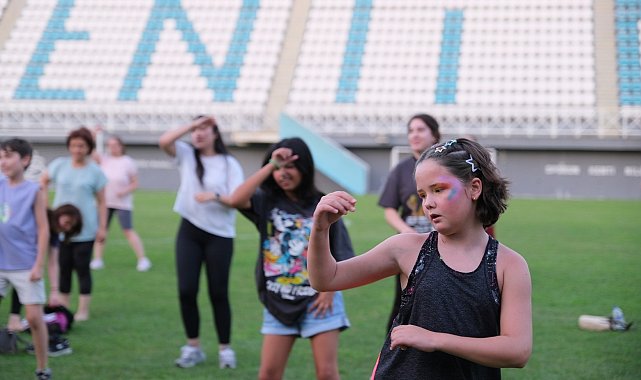 Nilüferliler zumba ile hem eğlendi hem spor yaptı