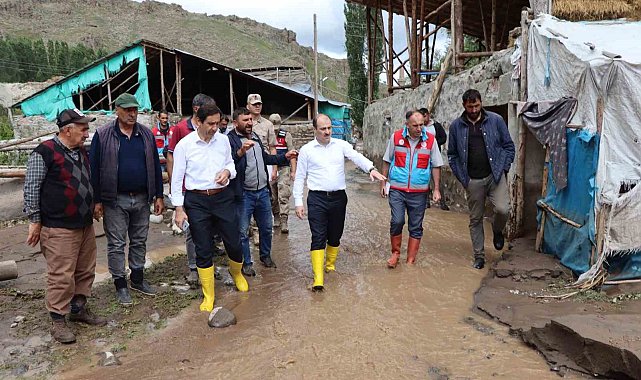 Oltu'da sağanak yağış sele dönüştü