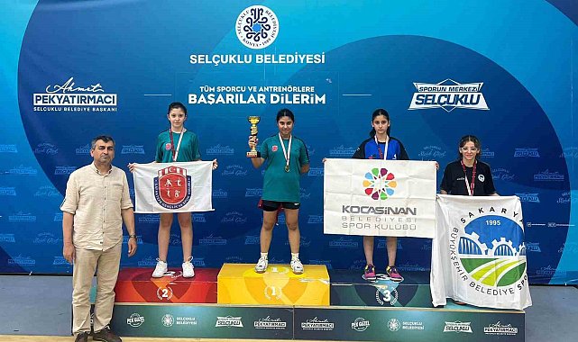 Sakarya Büyükşehir'in raketi Konya'daki şampiyonaya damga vurdu