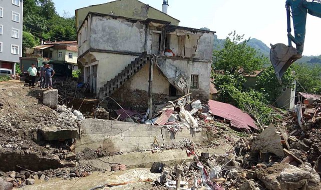 Selde evleri yıkılan ve zarar görenler o anları anlattılar