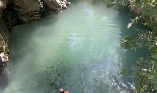 Serinlemek için şelaleye giren genç hayatını kaybetti