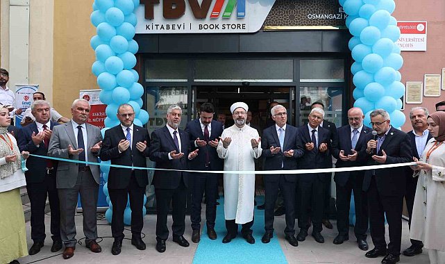 TDV Kitabevi ile ESOGÜ Diyanet Genç Ofis dualarla açıldı