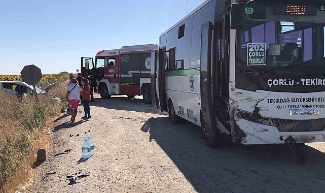 Tekirdağ'da yolcu minibüsü otomobille çarpıştı: 4 yaralı