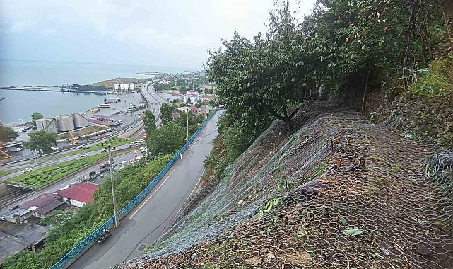 Trabzon'da tehlikeli yamaca çelik ağlı önlem