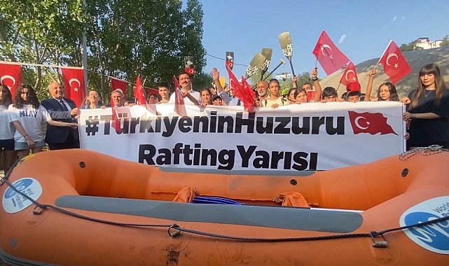 Tunceli'de, Türkiye'nin Huzuru Rafting Yarışması'nın startı verildi