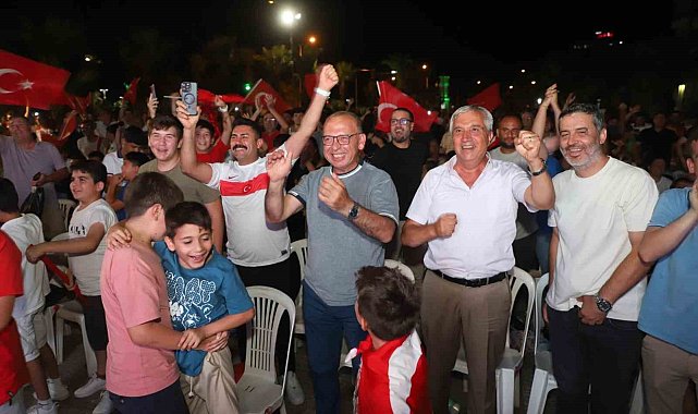 Turgutlu'da milli maç coşkusu