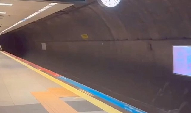 Türkiye A Milli Futbol takımının bestesi metro istasyonlarında yankılanıyor