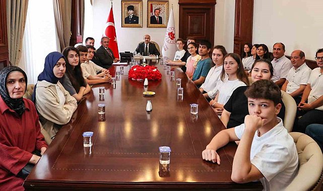 Vali Demirtaş, LGS birincilerini ağırladı