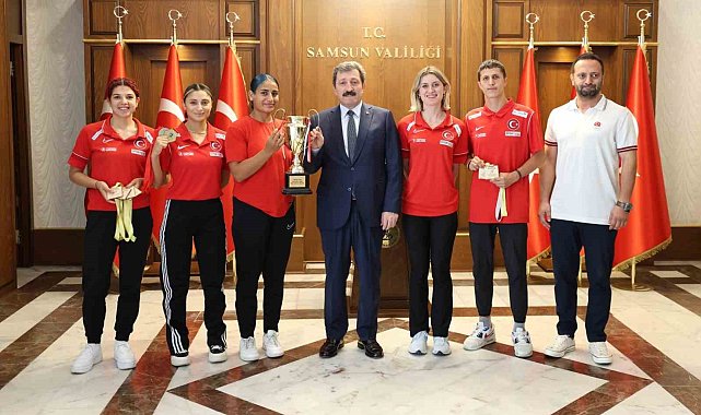 Vali Tavlı'dan Türkiye'nin gururu özel sporculara tebrik