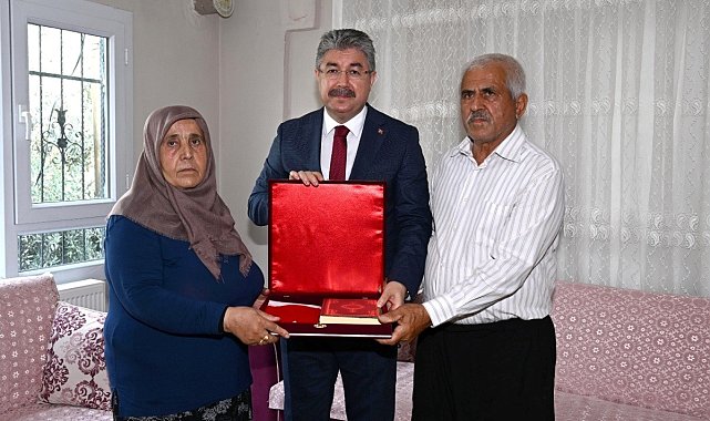 Vali Yılmaz, 15 Temmuz şehidi Mehmet Karacatilki'nin ailesini ziyaret etti