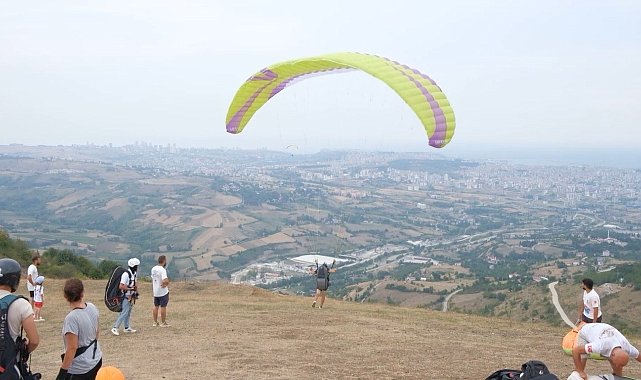 Yamaç Paraşütü Karadeniz Bölgesi Hedef Yarışması heyecanı
