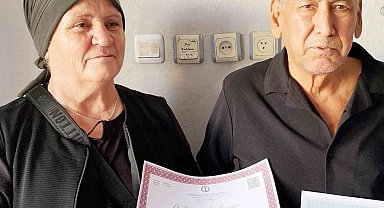 70 yaşında üniversite mezunu oldu