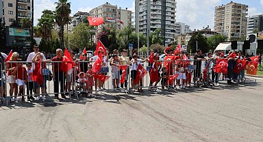 Adana'da Zafer Bayramı'nda sıcak nedeniyle alan boş kaldı