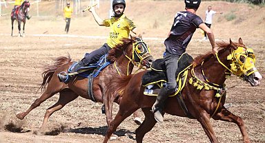 Adrenalin ve seyir zevki yüksek cirit maçları nefes kesti
