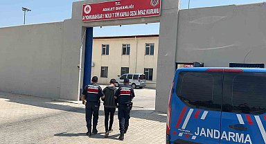 Afyonkarahisar'da kaçak hırsız çatı katında yakalandı