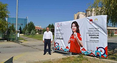 Afyonkarahisarlı sporucu Meryem Betül Çavdar'a Bakan Osman Aşkın Bak'tan destek mesajı