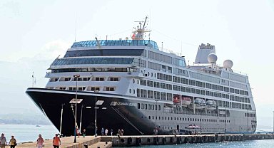 Alanya'ya turistler denizden geldi