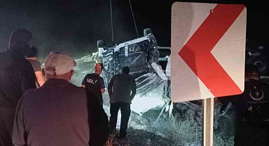Amasya'da tır devrildi: 1 ölü, 1 yaralı