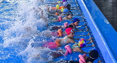 Ankara Büyükşehir Ve Ego Spor Başkentli çocukları yüzme İle tanıştırıyor