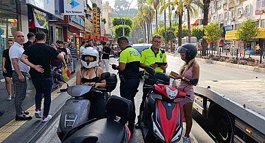Antalya'da 2 saatte kontrol edilen 130 motosikletin yarısına ceza kesildi