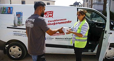 Antalyalı ailelere halk süt ve halk mama desteği