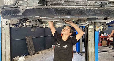 Arabalara duyduğu ilgi onu motor ustası yaptı, Burdur sanayisinin tek kadın ustası oldu
