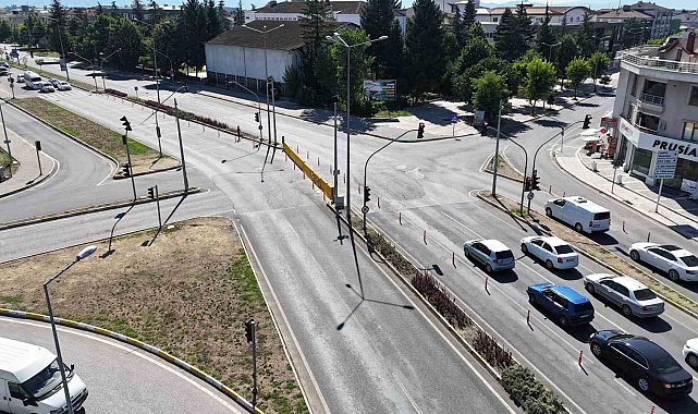 Araç geçişine kapatıldı