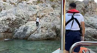 Armella koyunda bir düzensiz göçmen şakalandı