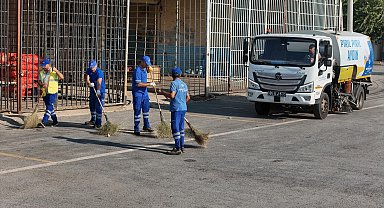 Aydın Büyükşehir Belediyesi Acarlar Hali'nde detaylı temizlik çalışması gerçekleştirdi
