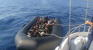Ayvacık açıklarında 20 kaçak göçmen yakalandı