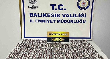 Ayvalık'ta narkotik polisi uyuşturucu hap satıcısını kıskıvrak yakaladı