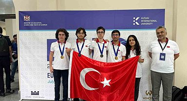 Bahçeşehir Koleji öğrencileri Avrupa Fizik Olimpiyatı'nda iki altın madalya kazandı