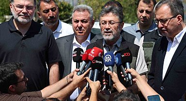 Bakan Yumaklı: "İzmir Yamanlar'daki yangın kontrol altında"