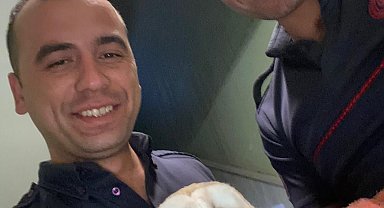 Balıkesir İtfaiyesi bacaya sıkışan baykuşu kurtardı