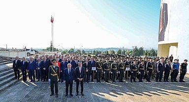 Başkan Alemdar Sakaryalıların bayram coşkusuna ortak oldu: "Onların vatan sevgisi hiçbir zaman sınır tanımadı"