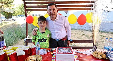 Başkan Arı'dan minik Poyraz'a doğum günü sürprizi
