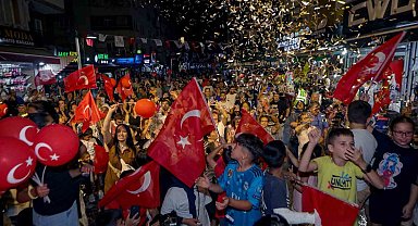 Bayraklı'da Zafer Bayramı coşkusu