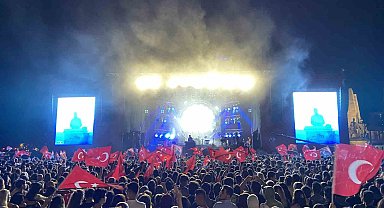 Beşiktaş'ta 30 Ağustos Zafer Bayramı Mabel Matiz konseriyle kutlandı