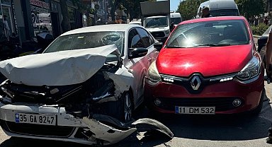 Bilecik'te 5 aracın karıştığı zincirleme trafik kazasında 1 kişi yaralandı